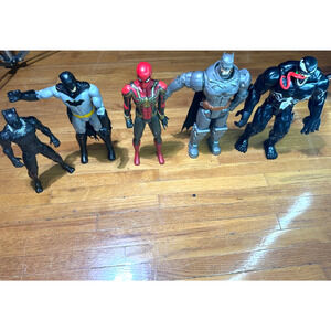 lot of 5 action figure toys 2 Batman, 1Black Panther, 1Maximum Venom